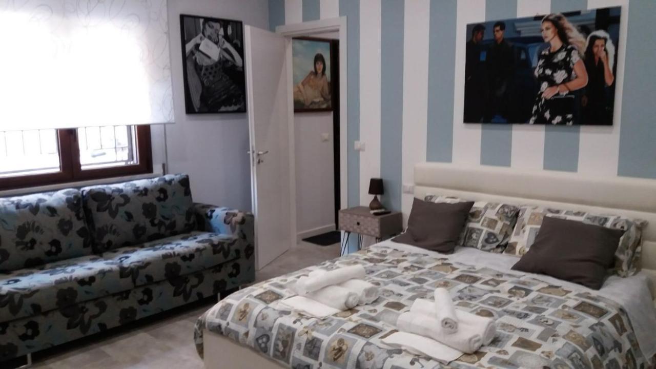 B&B A Casa Dell'Artista กาสเตลดัชเชีย ภายนอก รูปภาพ
