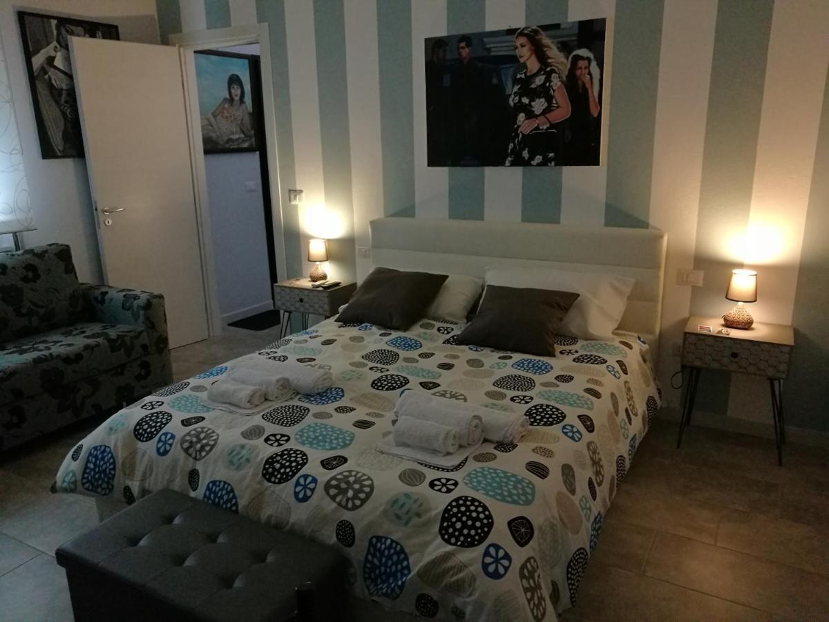 B&B A Casa Dell'Artista กาสเตลดัชเชีย ภายนอก รูปภาพ