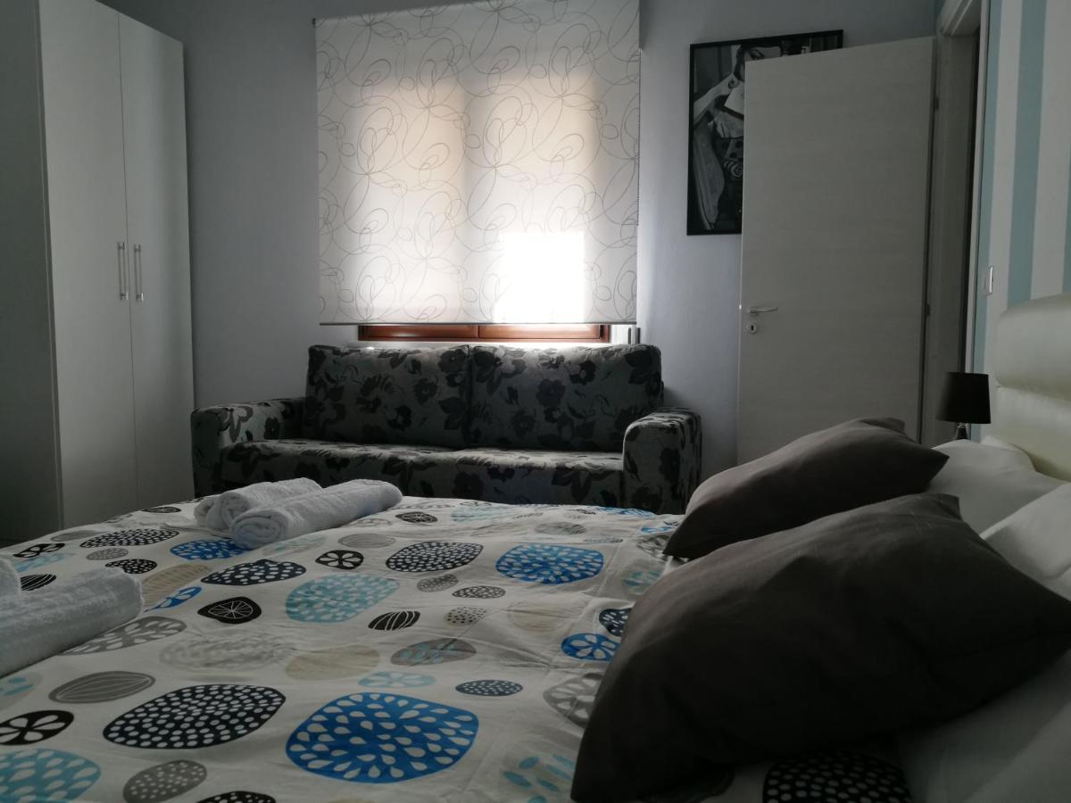 B&B A Casa Dell'Artista กาสเตลดัชเชีย ภายนอก รูปภาพ