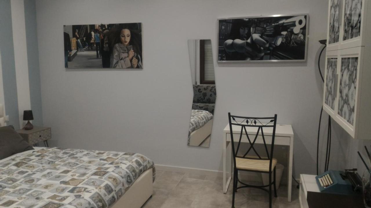 B&B A Casa Dell'Artista กาสเตลดัชเชีย ภายนอก รูปภาพ