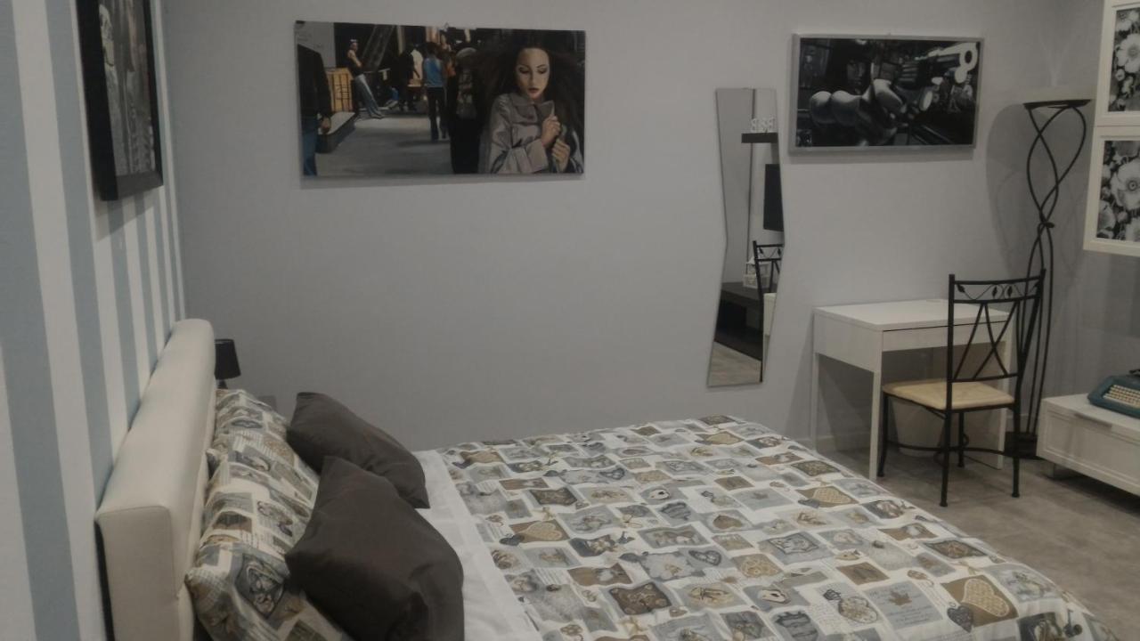 B&B A Casa Dell'Artista กาสเตลดัชเชีย ภายนอก รูปภาพ