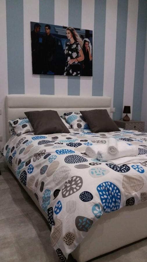 B&B A Casa Dell'Artista กาสเตลดัชเชีย ภายนอก รูปภาพ