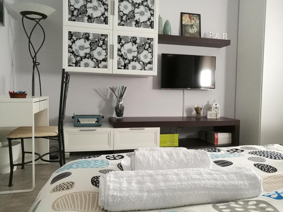 B&B A Casa Dell'Artista กาสเตลดัชเชีย ภายนอก รูปภาพ